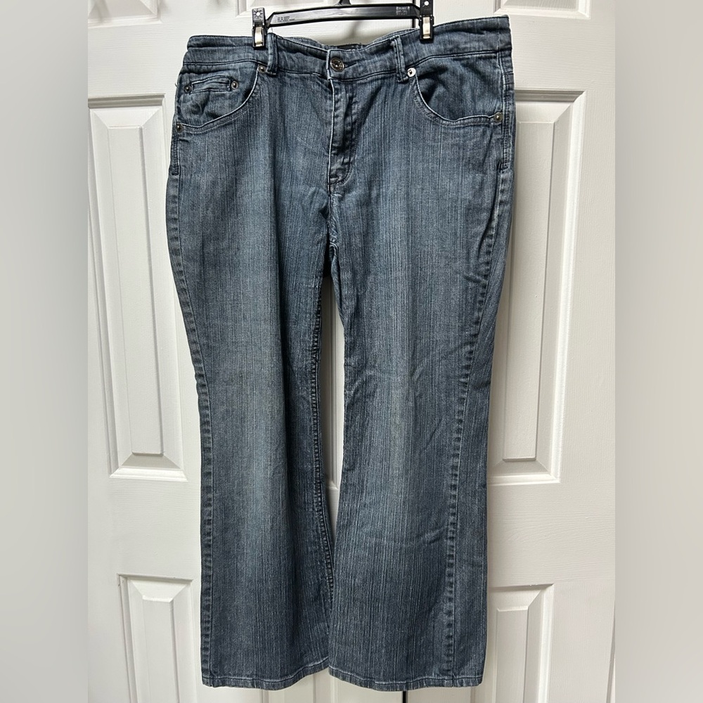 Madison Jeanswear, Classic Blue Women's Bootcut Denim Jeans, sz 14, good cond.